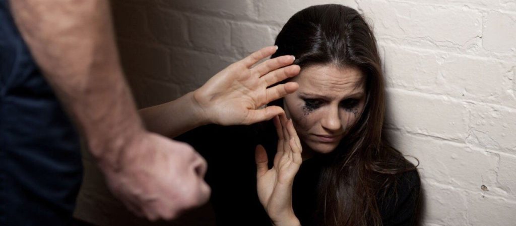 Άγριος ξυλοδαρμός 17χρονης στην Έδεσσα – «Ένιωθα ότι όλο μου το κεφάλι αιμορραγεί από τις σφαλιάρες»