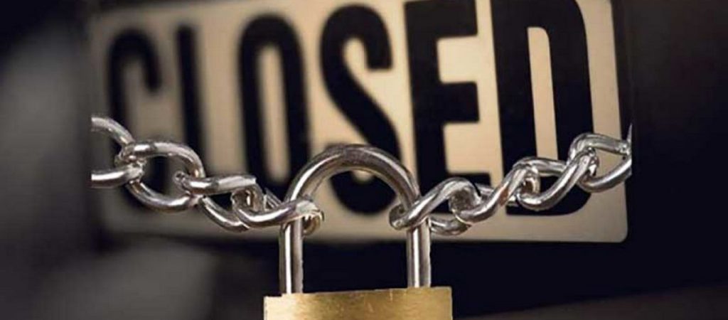 ΟΡΓΗ: Πετάνε 1,5 εκατομμύριο εργαζόμενους στην εστίαση και τις οικογένειες τους «στα σκυλιά»  για τρίτη χρονιά