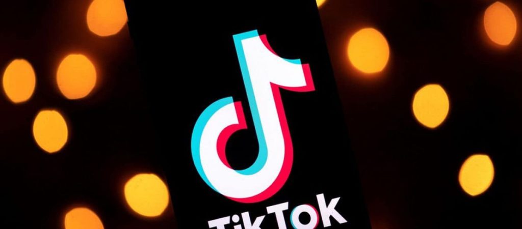 Εσάς πώς θα σας φαινόταν αν το παράθυρο του ξενοδοχείου σας αντίκριζε το εσωτερικό ενός εστιατορίου;