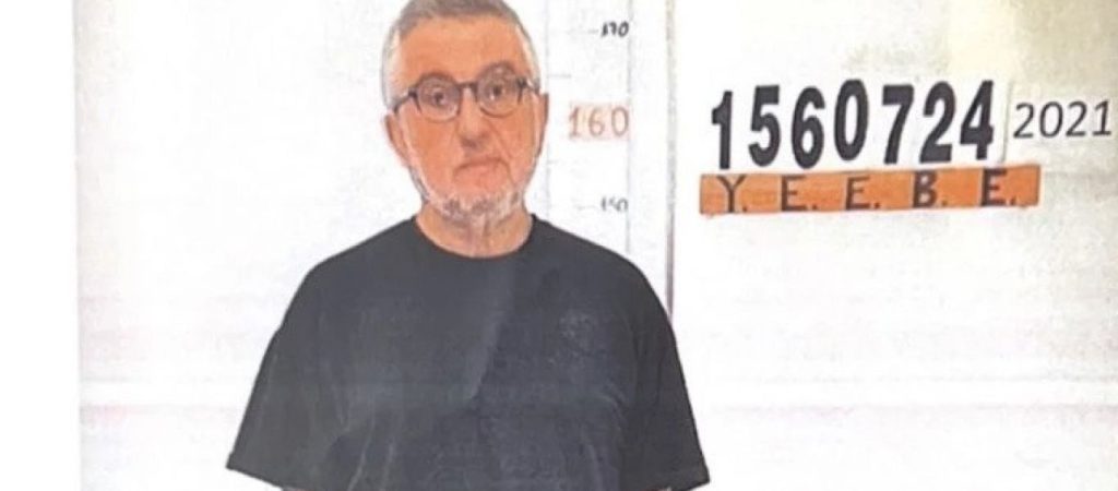 Αυτή είναι η πρώτη  φωτογραφία του Στάθη Παναγιωτόπουλου στο κρατητήριο