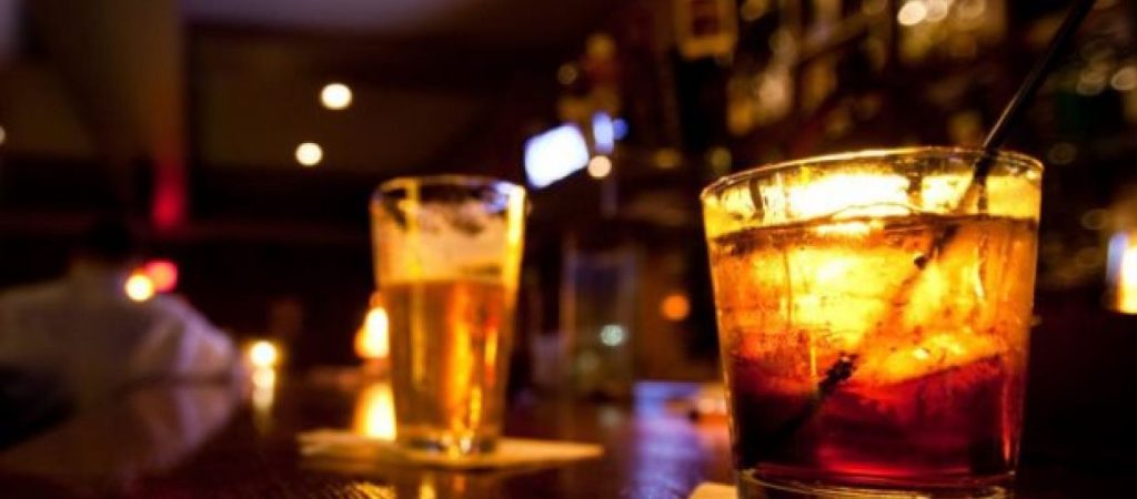 Καλύτερα να τα αποφύγετε: Αυτά είναι τα ποτά που προκαλούν τα χειρότερα hangover