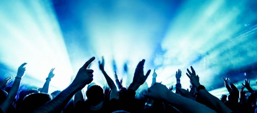 Αντιπρόεδρος «ειδικών»: «Μπορεί να κλείσουν τελείως τα κέντρα διασκέδασης -Θα έχουμε 10.000 κρούσματα την ημέρα»