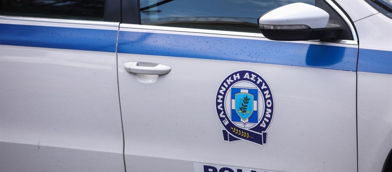 Κρήτη: «Βραχιολάκια» για κλοπή στη μητέρα του 3χρονου κοριτσιού που εγκαταλείφθηκε σε χαρτόκουτα