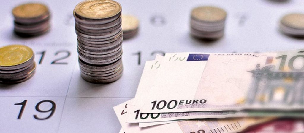 Αργίες και εργασία: Πώς αμείβεται η εργασία την ημέρα των Χριστουγέννων και της Πρωτοχρονιάς;