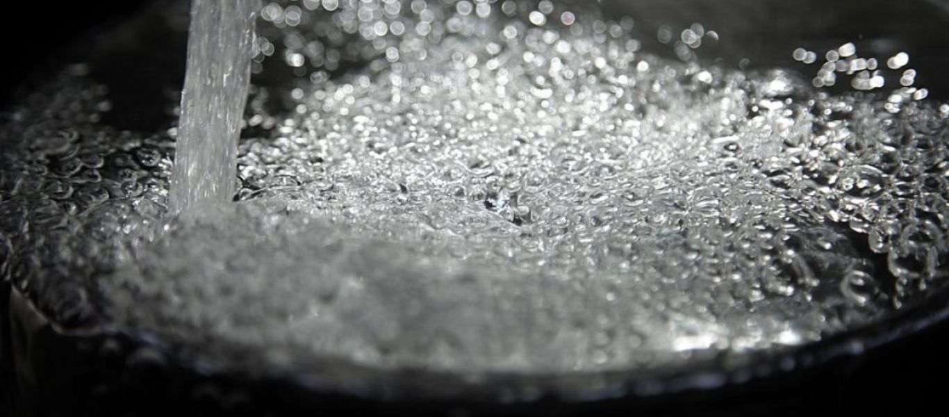 Θεσσαλονίκη: Χριστούγεννα χωρίς νερό έκαναν οι πολίτες στο κέντρο της πόλης (βίντεο)