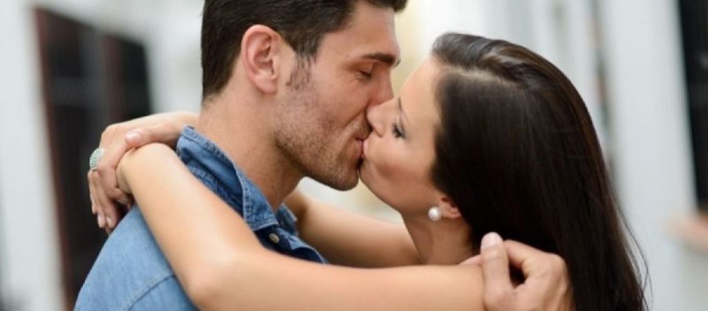 12+1 πράγματα που δεν ξέρετε για το… φιλί!