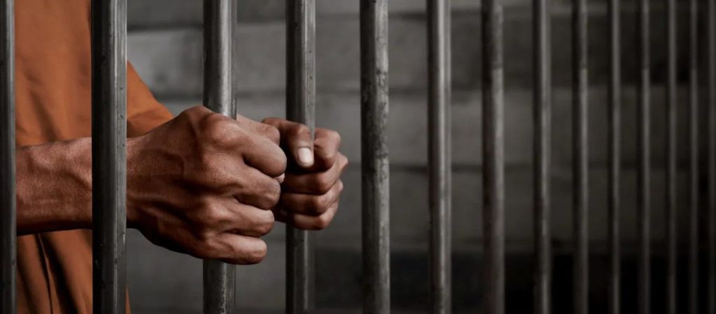 Αδιανόητο: Η Ελβετία θα στέλνει στη φυλακή όσους κολλήσουν κορωνοϊό για να μην κάνουν το εμβόλιο!