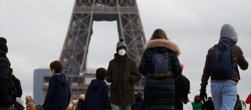 Γαλλία: Έσπασε το ψυχολογικό φράγμα των 100.000 κρουσμάτων
