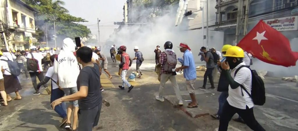 Μιανμάρ: Πάνω από 30 άνθρωποι σκοτώθηκαν ανάμεσά τους γυναίκες και παιδιά – Έκαψαν τα πτώματά τους
