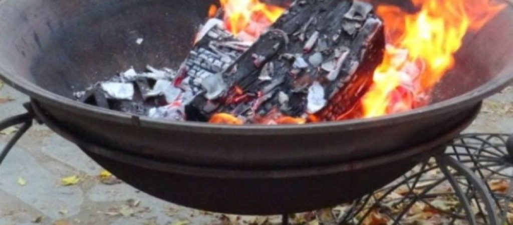 Τραγωδία στην Κρήτη: Πήγε στο ηλικιωμένο ζευγάρι ένα φαγητό για τα Χριστούγεννα και τους είδε νεκρούς από το μαγκάλι