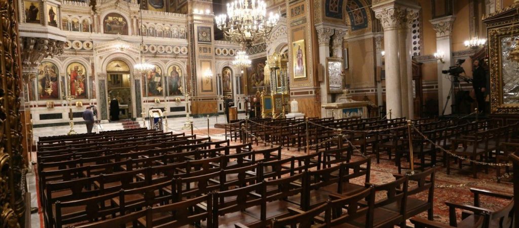 Σέρρες: Νεαρός ιερόσυλος δεν βρήκε τίποτα να κλέψει σε ναό και… διέλυσε ότι βρήκε