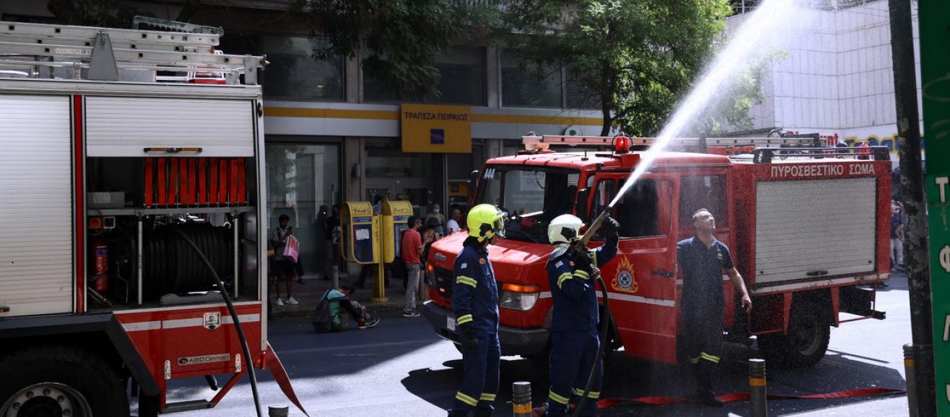 Σε εξέλιξη φωτιά σε κτίριο στο Μεταξουργείο – Προληπτικά δύο παιδιά στο νοσοκομείο