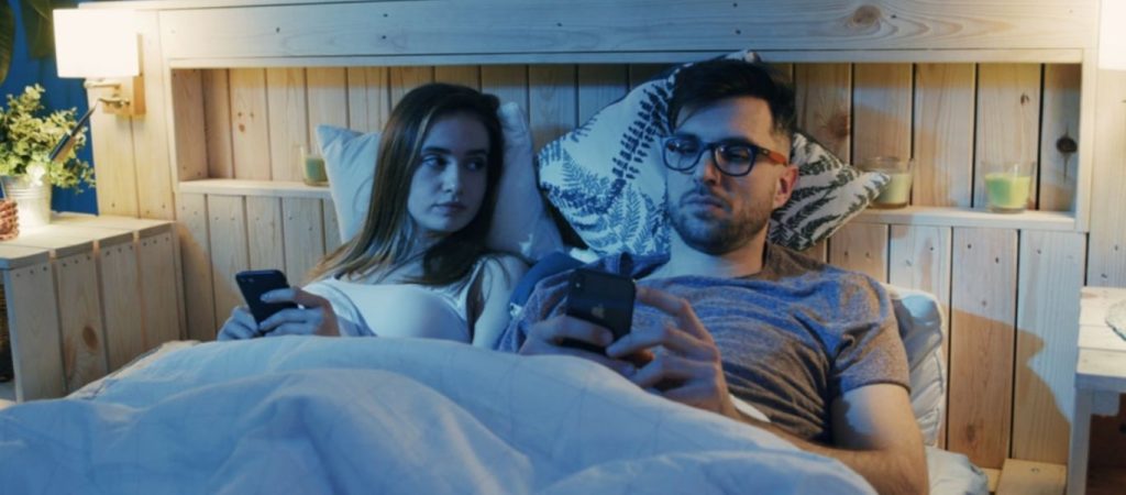 Αυτά είναι τα πέντε σημάδια που δείχνουν ότι διαπράττετε… συναισθηματική απιστία