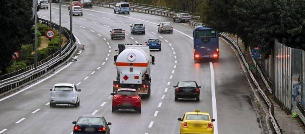 Στα «κάγκελα» χιλιάδες ιδιοκτήτες οχημάτων: Φιάσκο η ηλεκτρονική κατάθεση των πινακίδων – Ανακαλύπτουν πως… χρωστούν!