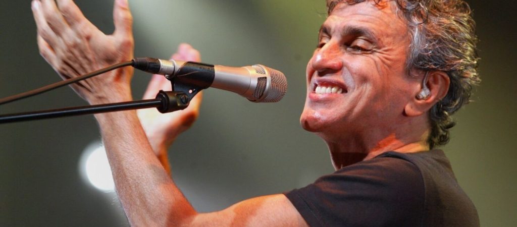 Mε κορωνοϊό ο θρύλος της Βραζιλιάνικης μουσικής Καετάνο Βελόσο – Είναι τριπλά εμβολιασμένος