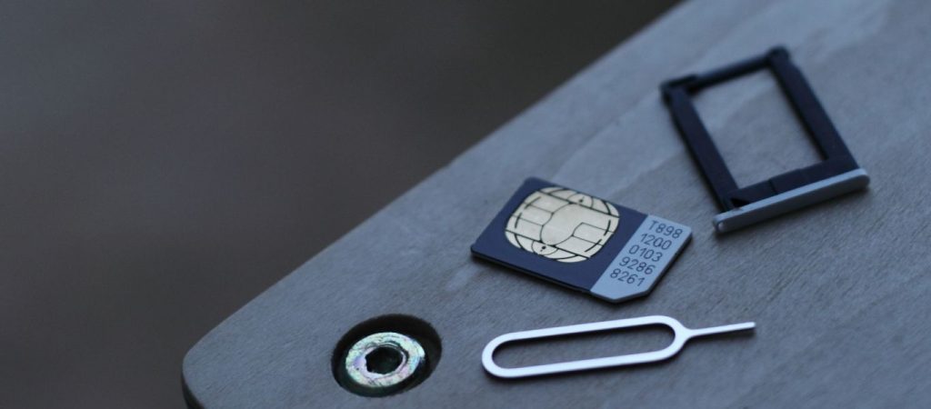 «Βόμβα» από την Apple: Καταργεί την κάρτα SIM από το iPhone 15