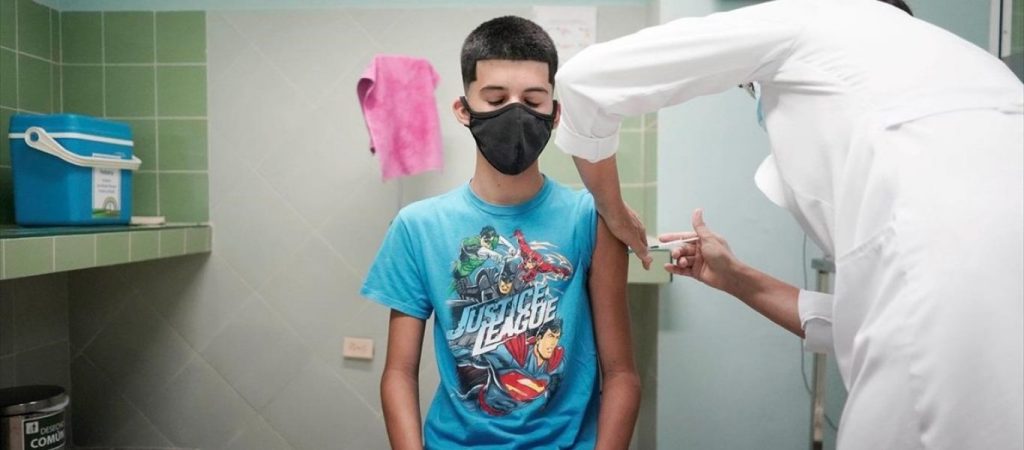 Το Χονγκ Κονγκ εξετάζει ακόμη και τον υποχρεωτικό εμβολιασμό στα μικρά παιδιά!