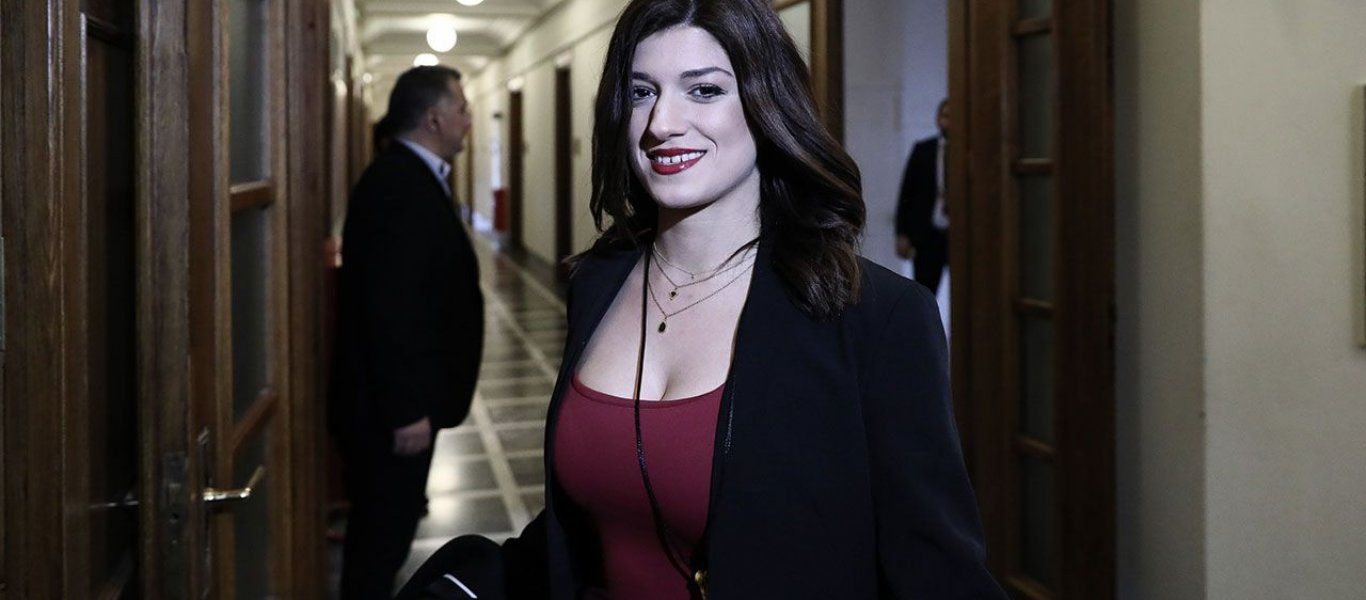 Κ.Νοτοπούλου: «Έχω βαριά βαρηκοΐα – Επικοινωνώ χρησιμοποιώντας ακουστικά βαρηκοΐας & βασίζομαι στη χειλοανάγνωση»