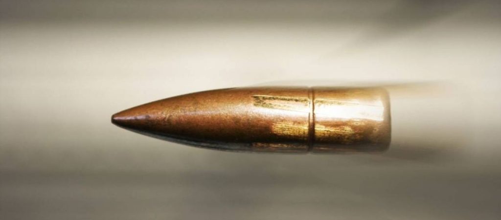 Σφαίρα από γλέντι Ρομά καρφώθηκε σε μπαλκόνι!