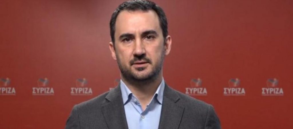 Εικονική η πραγματικότητα που παρουσιάζει η κυβέρνηση ισχυρίζεται με  άρθρο του ο Α.Χαρίτσης