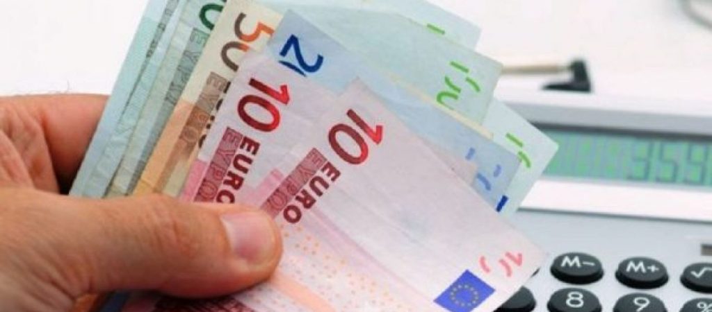 «Πρώτο Ένσημο» και 100.000 επιδοτούμενες νέες θέσεις το νέο έτος – Ποιους αφορά