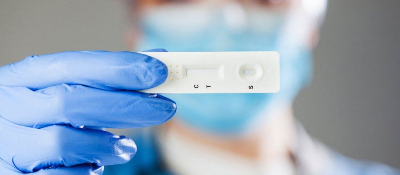 FDA: Τα rapid test δεν «βρίσκουν» τη μετάλλαξη Όμικρον
