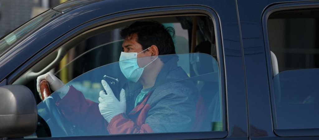 Τι ισχύει για τη χρήση μάσκας στο αυτοκίνητο – Ποιο το πρόστιμο