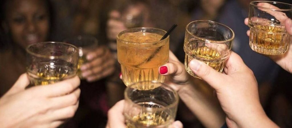 Τραγουδιστές για τα μέτρα: «Τα πράγματα είναι δύσκολα – Οικογένειες περίμεναν αυτές τις μέρες για να κάνουν μεροκάματο»