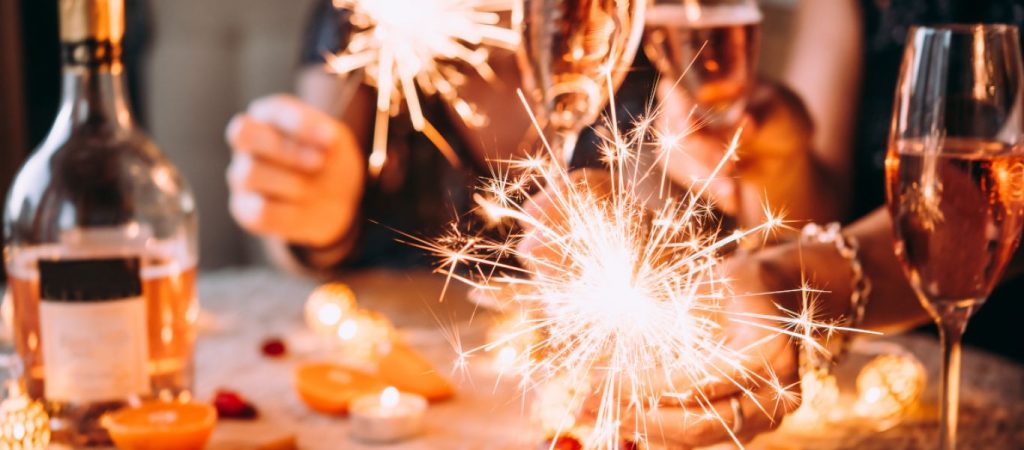 Λάρισα: Επιχερηματίας έκανε «ρεβεγιόν πρωτοχρονιάς» δυο μέρες νωρίτεραια να προλάβει τα μέτρα