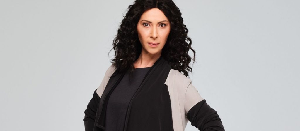 Δώρα Χρυσικού: H εκκλησία την αφόρισε όταν ήταν 14 ετών – «Φανατισμένοι με τραβούσαν από τα μαλλιά»