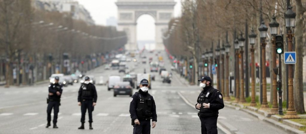 Όμικρον: Επικρατεί πλέον και στη Γαλλία