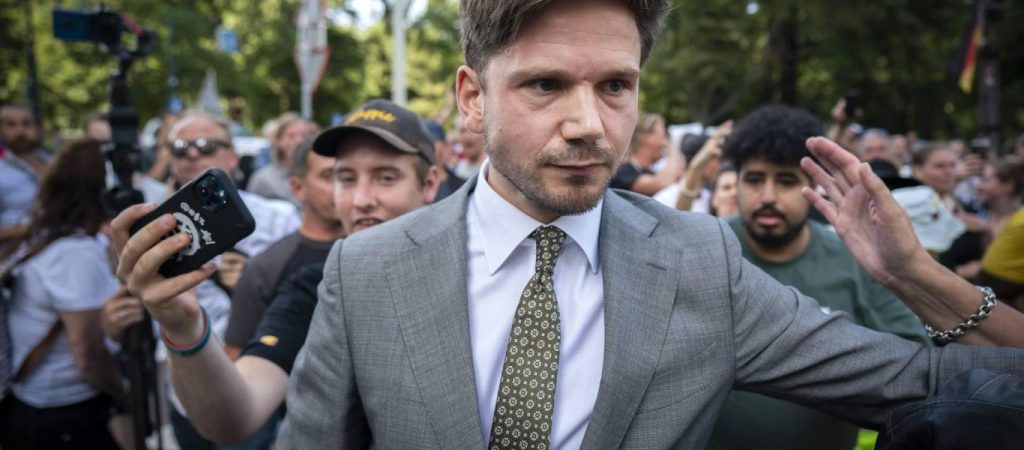 «Στριπτίζ» από Ολλανδό βουλευτή στον Μ.Ρούτε: «Τι έχετε να πείτε για το Great Reset;» – «Είστε συνωμοσιολόγος»