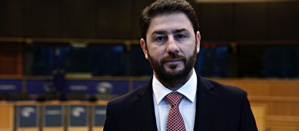 Αντιδράσεις στα μέσα κοινωνικής δικτύωσης για την ανάρτηση του Νίκου Ανδρουλάκη με το φλουρί