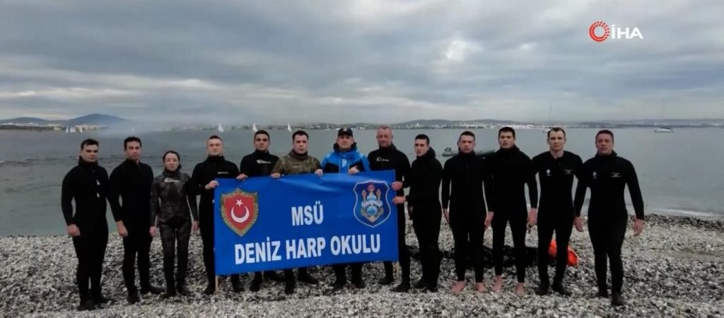 Ο Χ.Ακάρ έβαλε σπουδαστές του Ναυτικού να κολυμπήσουν 1.950 μέτρα «δείχνοντας» το Καστελλόριζο