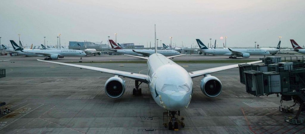 Αεροπορική εταιρεία στο Χονγκ Κονγκ απέλυσε εργαζόμενους που βρέθηκαν θετικοί στην Όμικρον