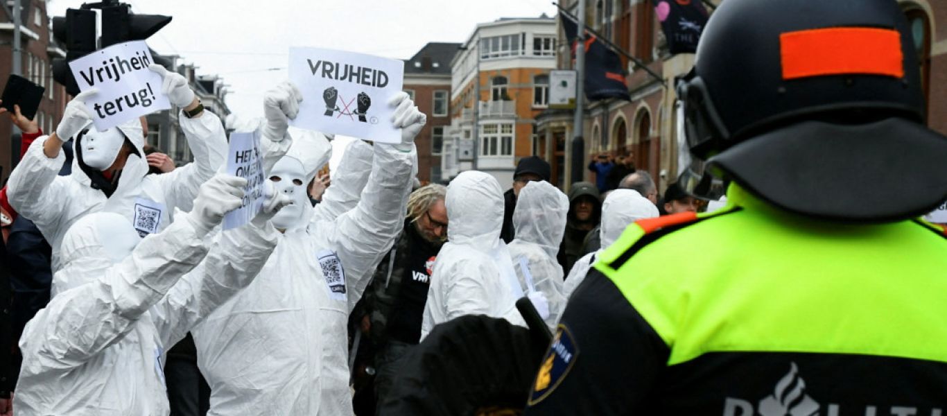 Ολλανδία: Αστυνομικός σκύλος επιτίθεται με μανία σε διαδηλωτή (βίντεο)