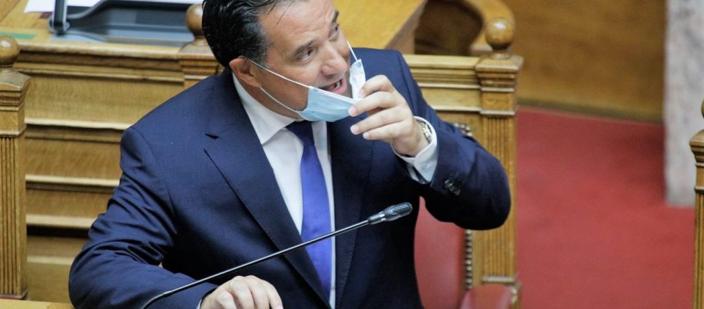 Ο Α.Γεωργιάδης εξηγεί γιατί φτύνει τον κόρφο του: «Επειδή είμαι Έλληνας – Είναι στο πολιτιστικό μου υπόβαθρο»