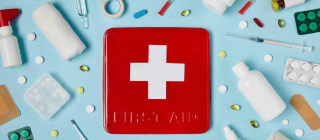 Έρχονται αλλαγές στο κουτί πρώτων βοηθειών του αυτοκινήτου – Γίνεται υποχρεωτική η μάσκα