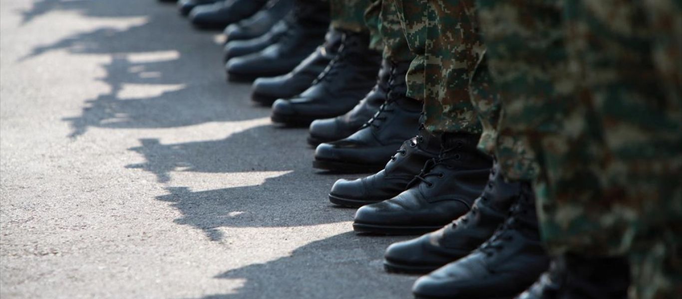 Επικίνδυνες δηλώσεις από την κυβέρνηση: Θα στέλνουν τον Στρατό στα σχολεία για να κάνει τεστ σε παιδιά;
