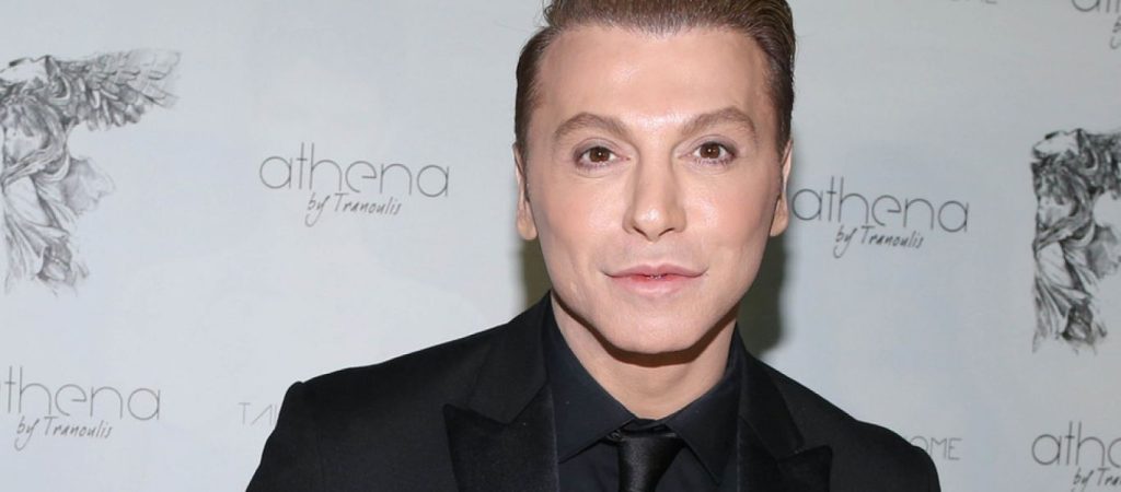 Τ.Ζαχαράτος: «Γεννήθηκα να είμαι διαφορετικός – Αυτό θαυμάζω στον εαυτό μου»