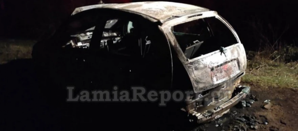 Μακρακώμη: Αυτοκίνητο πήρε φωτιά εν κινήσει – Τρόμος για 51χρονη και τη 10χρονη κόρη της