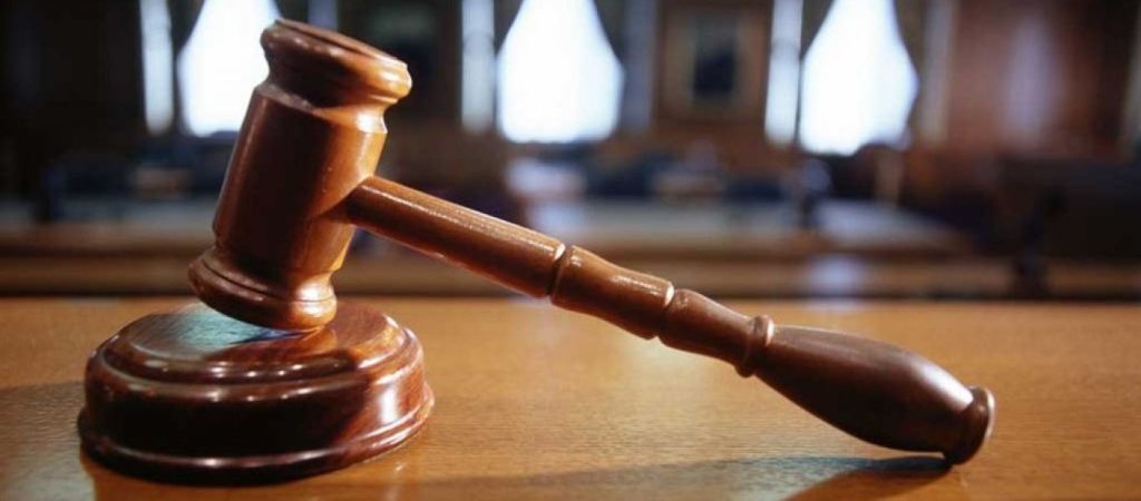 Η δικαστική περιπέτεια 76χρονου οπαδού της Μίλαν – Αφού τον ξυλοκόπησαν τον κατηγορούν για βιαιοπραγία