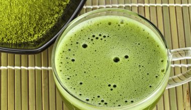 Τσάι Matcha: Oι «μαγικές» του ιδιότητες – Μειώνει την χοληστερόλη, καταπολεμάει τον καρκίνο και προσδίδει μακροζωία