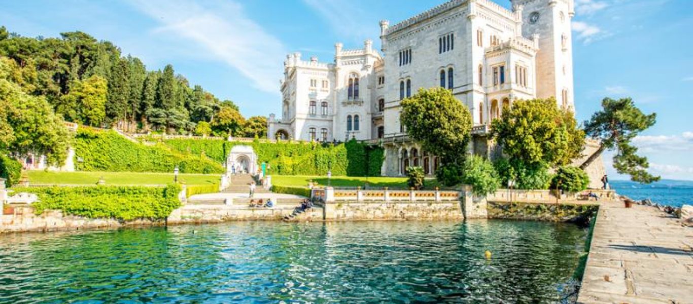 Η ιστορία πίσω από τον θρύλο του καταραμένου κάστρου όπου όποιος κοιμάται… πεθαίνει νέος