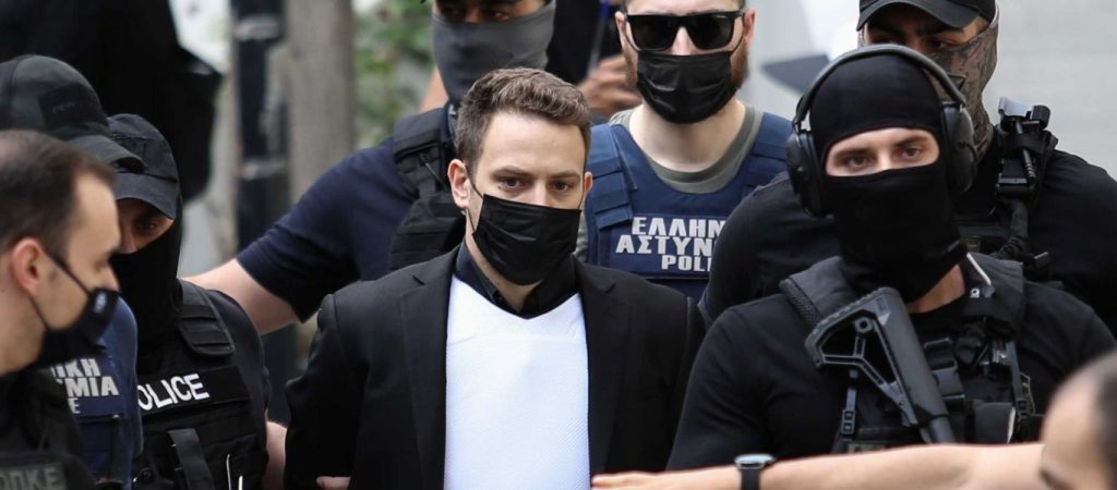 Μήνυση στον Μ.Αναγνωστόπουλο για τη δολοφονία του σκύλου της Καρολάιν – Προβλέπεται ποινή κάθειρξης έως 10 ετών