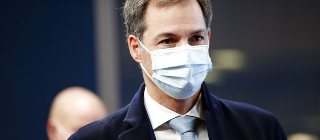 Βέλγος πρωθυπουργός: «Να χτυπήσουμε τον κορωνοιό όχι τους ανθρώπους»