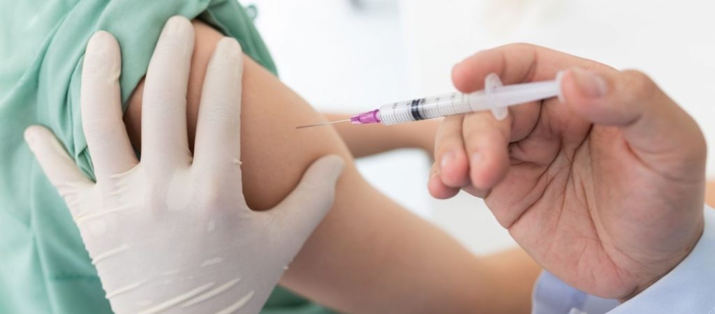 Απίστευτο:  Γιατρός εκφράζει την δυσφορία του γιατί δεν αρρωσταίνουν οι ανεμβολίαστοι!