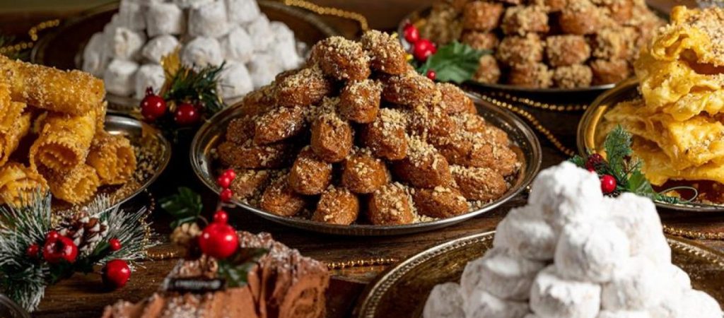 Περίσσεψαν μελομακάρονα και κουραμπιέδες; – Τρεις ιδέες για να τα χρησιμοποιήσεις αντί να τα πετάξεις