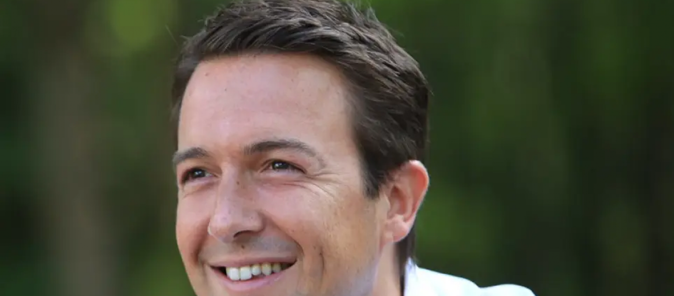 Γαλλία: Βουλευτής των κεντροδεξιών Ρεπουμπλικάνων προσχώρησε στην δεξιά του Ζεμούρ