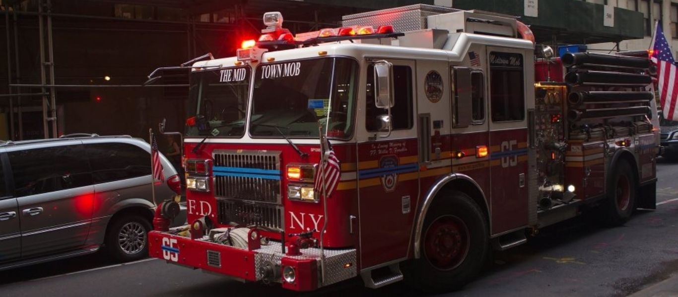 Νέα Υόρκη: Τεράστια φωτιά σε συγκρότημα κατοικιών – Δεκάδες τραυματίες (βίντεο)